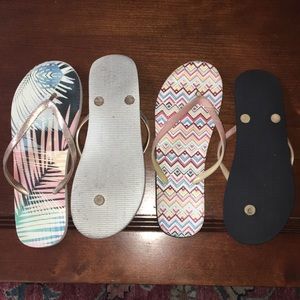 2 pairs of AEROPOSTALE flip flops